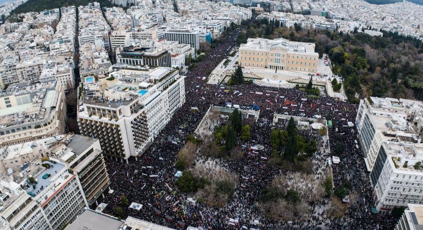 Szervezett csalási hálózat nyomában az EU: politikusok is érintettek lehetnek