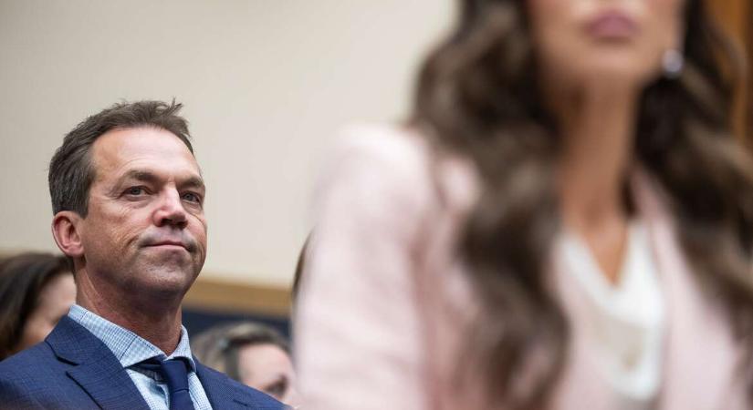 Olyan üggyel bukott le Trump exminiszterének férje, amiért a konzervatívok mások fölött ítélkeznek