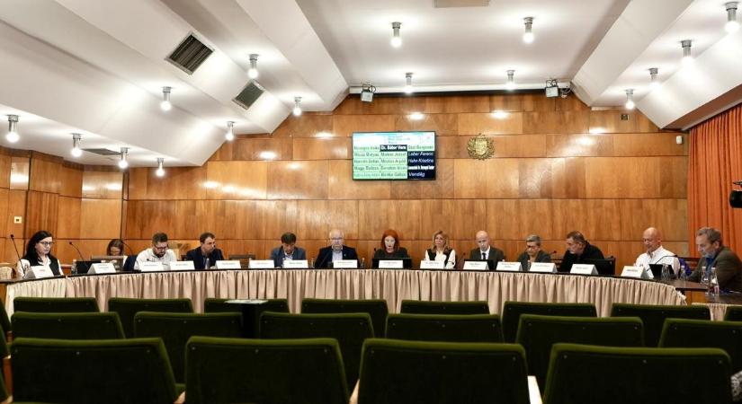 Rendkívüli ülést tartott a képviselő testület