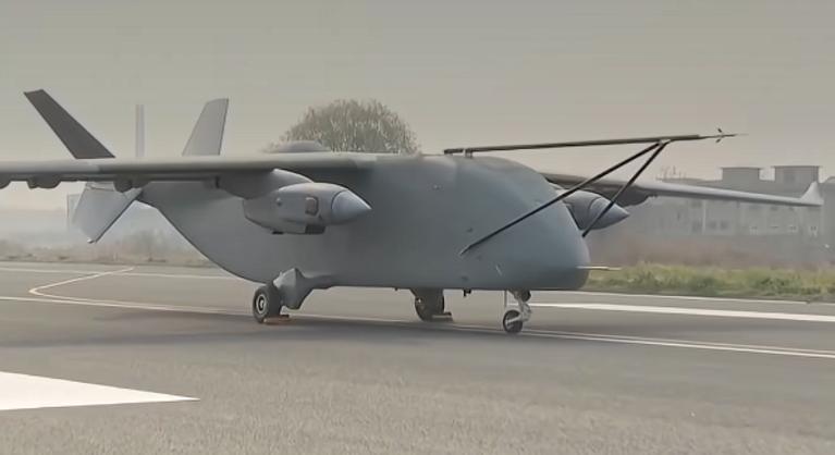 Kína bemutatta a világ legnehezebb teherszállító drónját