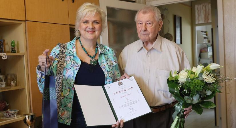 Kilencvenedik születésnapja alkalmából köszöntötték a miskolci Stenczel Istvánt - képekkel, videóval