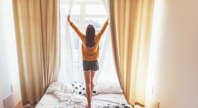 Egyáltalán nem gyűrődik össze a függöny mosáskor, ha megteszed ezt a fontos lépést