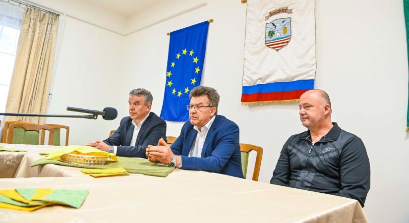 Szárnyal az ötezer fős térség központja: Megújult a hivatal, jöhet az iskola és az óvoda (galéria)