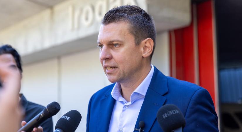 Menczer Tamás nem hisz a Nézőpont Intézetnek