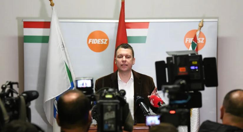 Menczer nem hisz a kormányközeli méréseknek, de azt elismerte, még 7-8 ezer szavazóra van szüksége