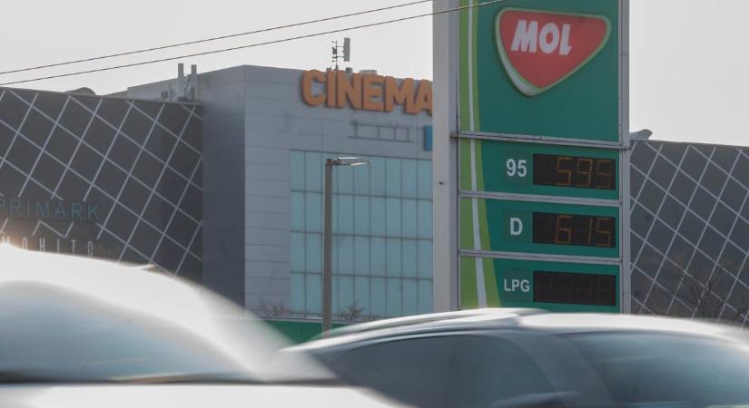 Orbán azonnal reagált: A Tisza Brüsszelben a védett üzemanyagár eltörlése érdekében lobbizik!