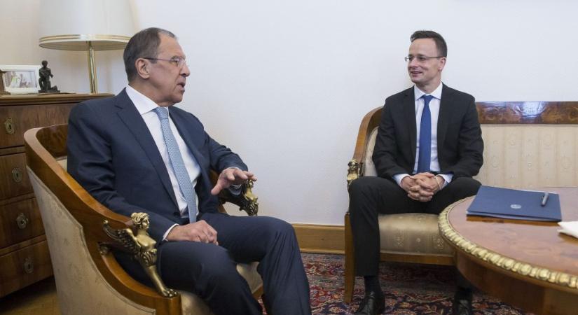 „Az oroszok kiszolgálójának kiszolgálója”: Szlovákiában is botrány tört ki Szijjártó és Lavrov beszélgetése miatt