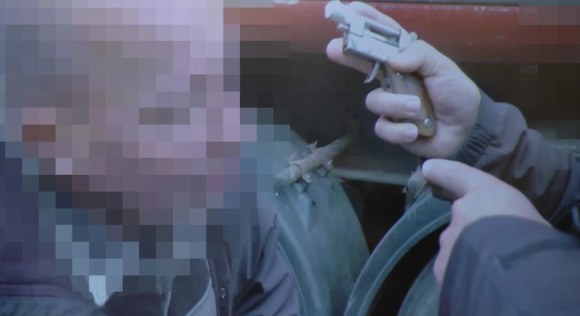 „Véletlen volt” – ezzel védekezik a főnökét lelövő kamionsofőr