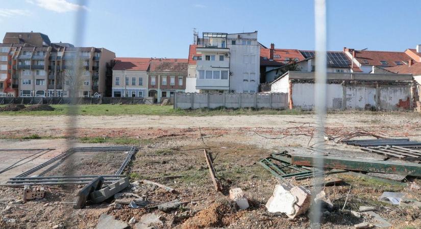 Valami végre történik a Magellán Center területén