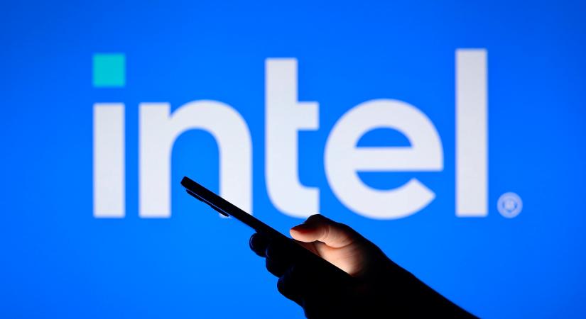 Óriási üzlet: visszavette saját gyárát az Intel