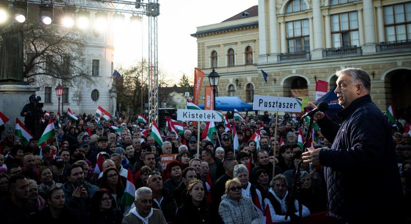 Orbán Viktor Szentesen kimondta: győzelemre állunk! – így reagált a tömeg