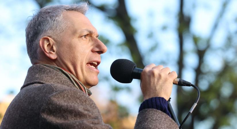 „Ha az ország bajban van, csak Orbán Viktorra számíthatunk” – mondta Lázár János Szentesen