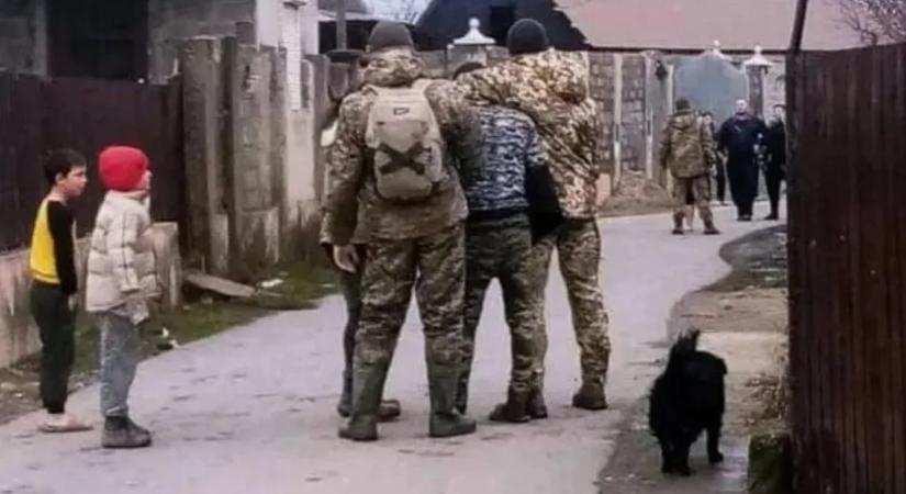 „Egyre fogy az erőm” – újabb csapás érte a fronton a kényszersorozással elhurcolt magyar családapát