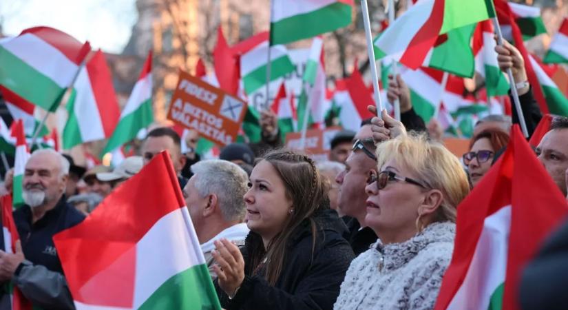 Orbán Viktor Szentesen is elemében volt, zseniálisan némította el a maroknyi Tiszás csapatot