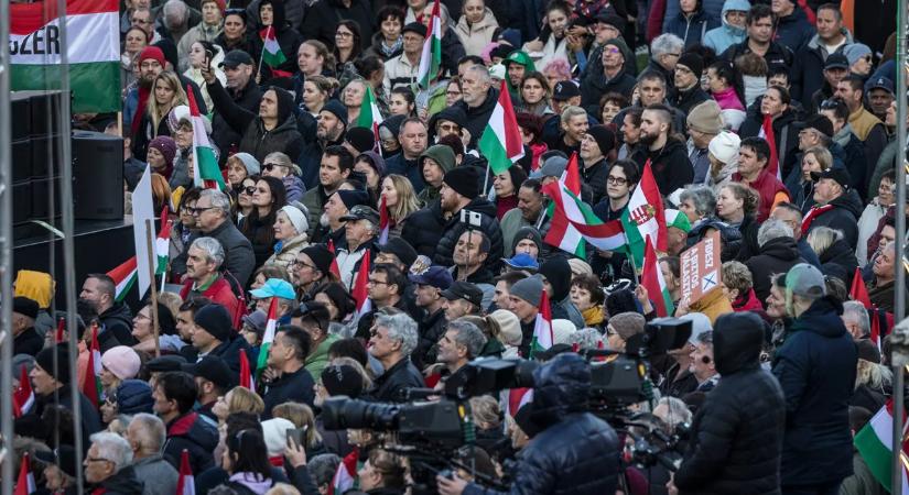 „Szentesen is többen vagyunk” – Orbán Viktor újabb gyomrost vitt be a Tisza Pártnak