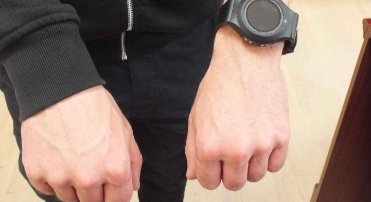 Elkezdte nyomkövetővel is figyelni a rendőrség, hogy a bántalmazók áldozatuk közelébe mennek-e