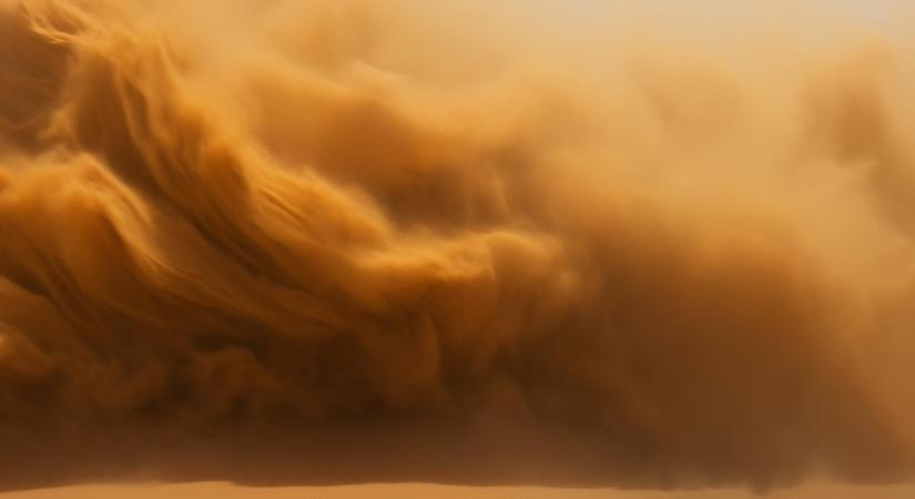 Narancssárga por lepte el Krétát és a Kikládok szigeteit