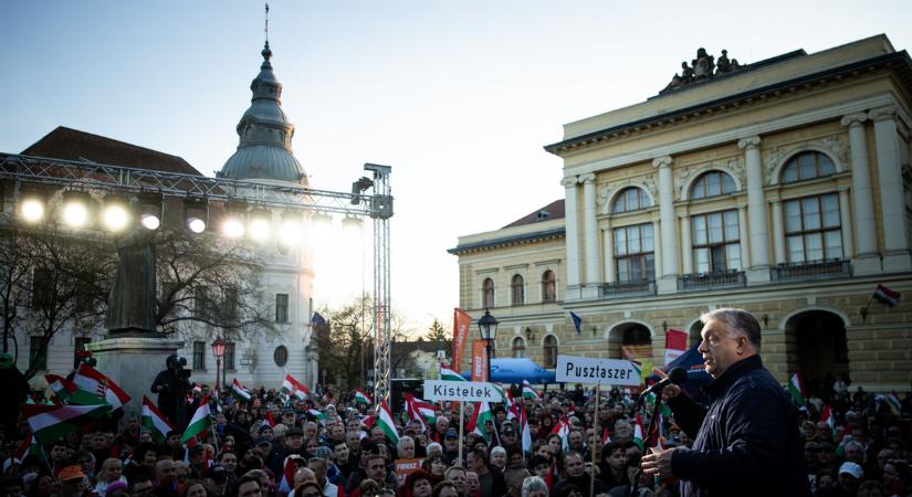 Orbán Viktor: Szentesen is többen vagyunk – Beszédes fotók