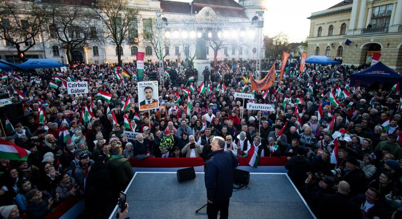 Orbán Viktor. Szentesen is sokan voltunk, fel, győzelemre!