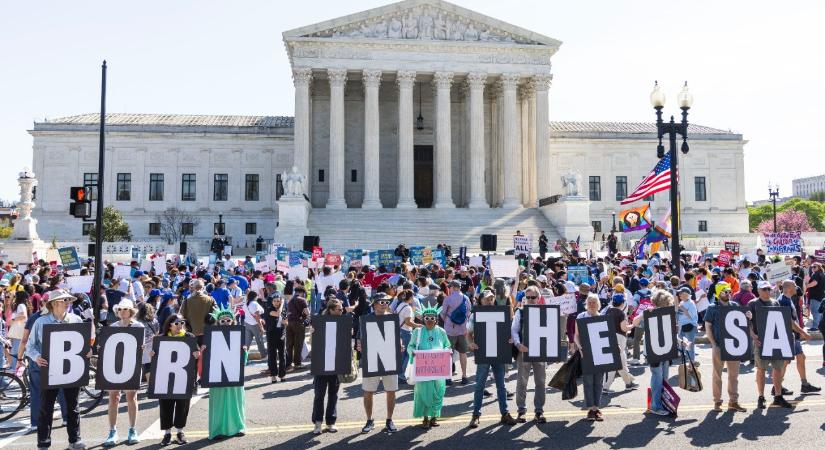 Olyat tett Donald Trump, amit hivatalban lévő elnök előtte még soha