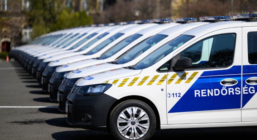 Suzukikat, Škodákat és Volkswageneket kaptak a rendőrök április elsején