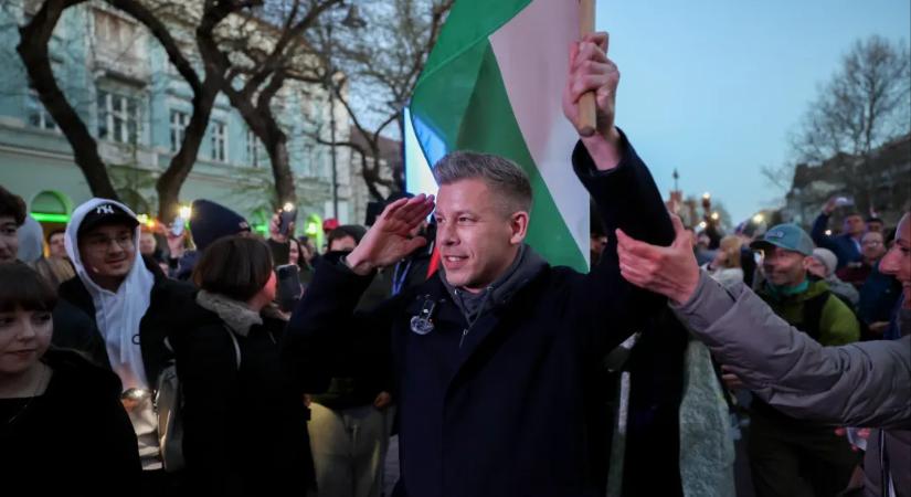 A kormány érezni fogja a magyarok hűvös leheletét, ígérte Magyar Péter a békéscsabai hidegben