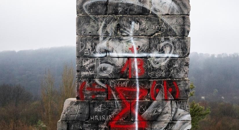 „A semlegesek beálltak a Tisza mögé” – a helyiek úgy látják, a Fidesz elveszítheti Komlót