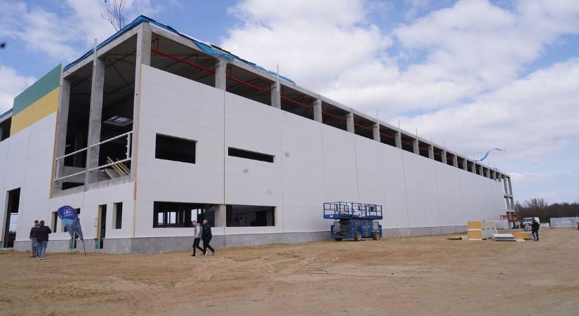 Gigantikus beruházás zajlik a magyar-osztrák határnál: az egész régióban nincs párja – ez lesz nyugat és kelet új központja