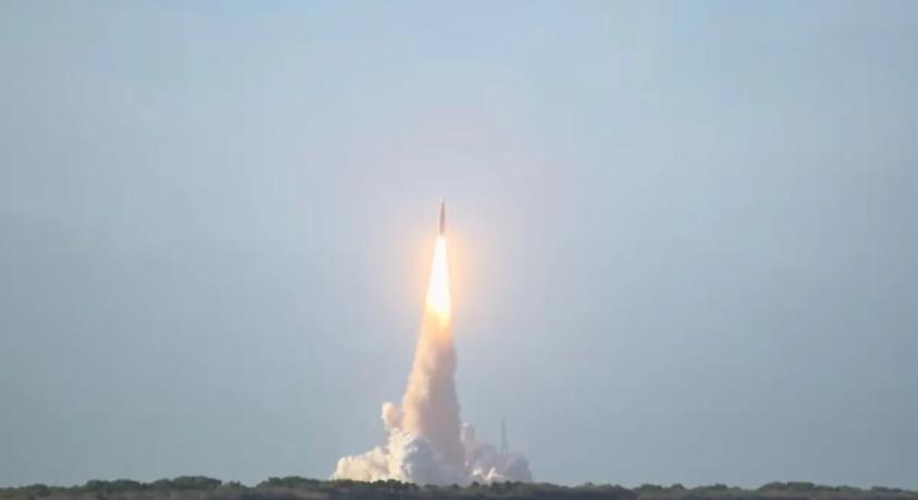 54 év után újra emberek indultak a Hold felé – elstartolt az Artemis II