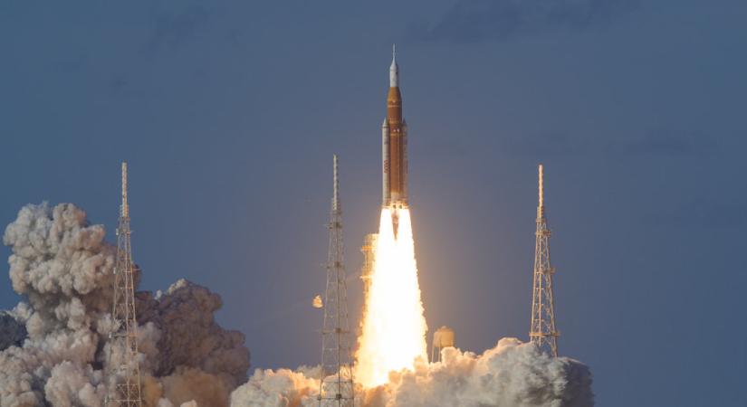 Újra emberek tartanak a Hold felé