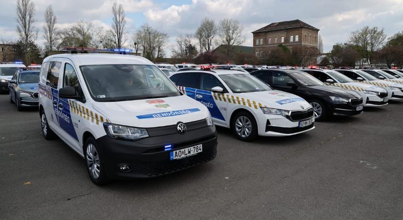 269 új autót kapott a rendőrség, közel 6 milliárd forintért