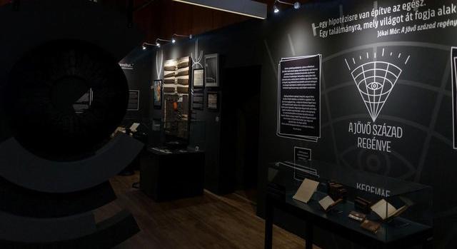 Jókai Mór jövőképéből nyílt kiállítás az OSZK-ban