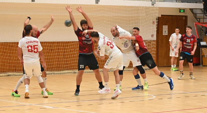 Tovább őrzi vezető helyét a mezőtúri legénység