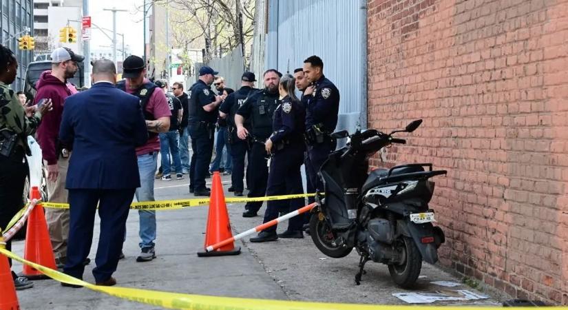 Szörnyű tragédia – babakocsiban ülő csecsemőt ért halálos lövés a nyílt utcán