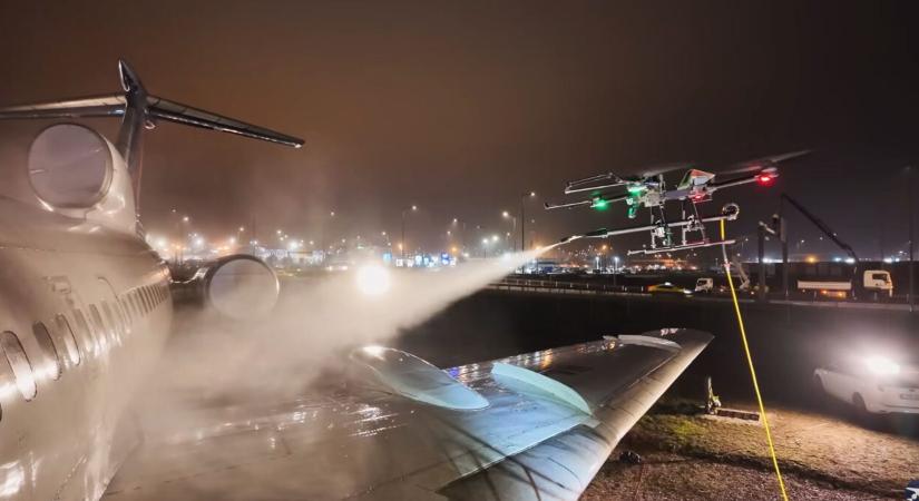 Szigorú no drone zónában tesztelték a drónos jégtelenítést Ferihegyen