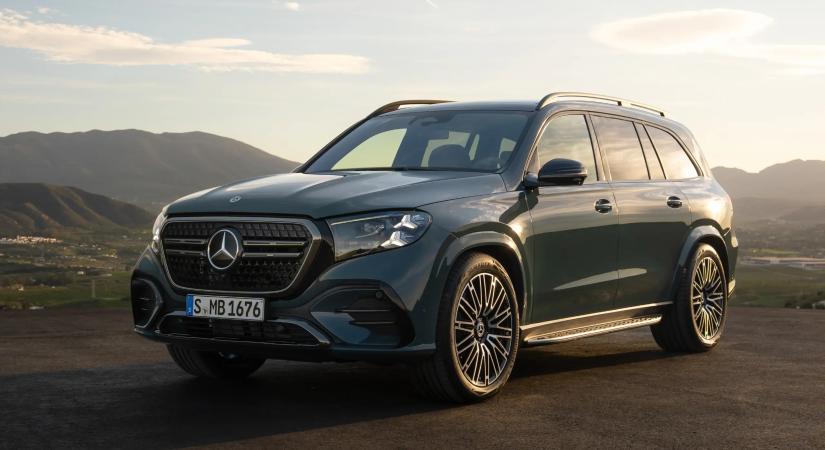 Új arcot és hatalmas képernyőket kaptak a legnagyobb Mercedesek