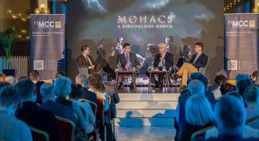 Átadták az MCC új győri központját, miközben a belváros más műemlék épületei továbbra is csendben pusztulnak