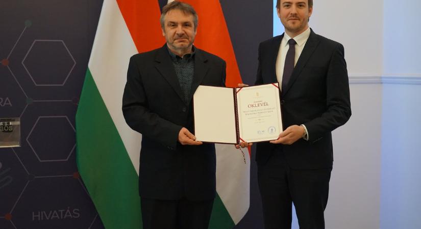 Miniszteri elismerő oklevelet kapott a Vega Csillagászati Egyesület hajdúsági területi klubja