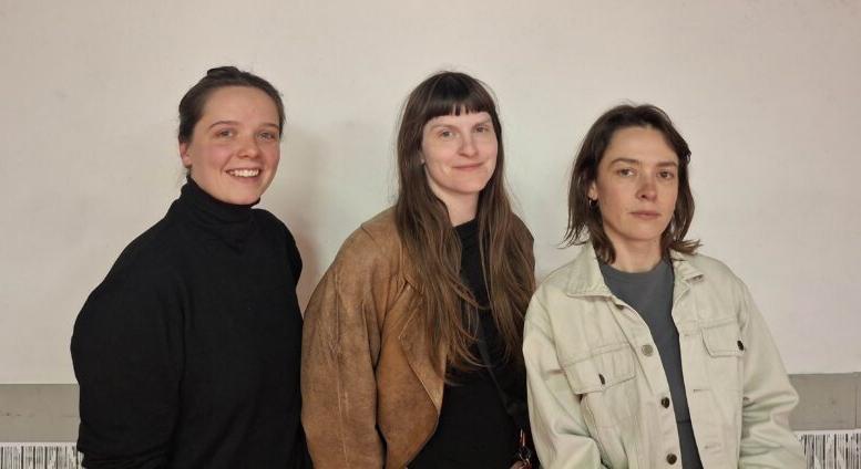 „A HOLD.me ötletét az érintés politikája adta” – Bitó Katalin, Alja Branc Barbosa és Szász Zsófi válaszolt