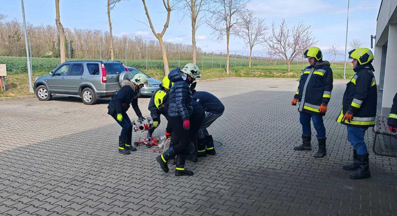 Vizsgát tettek az önkéntes lánglovagok