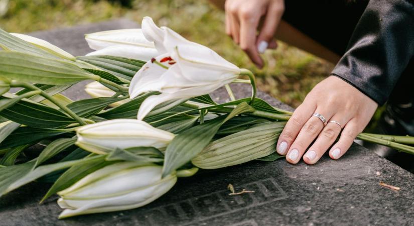 Beszélgetést indít a veszprémi kórház a veszteség és a gyógyulás témájáról