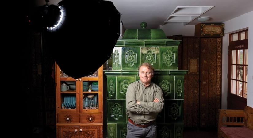 Nem kötelező elvágnunk egymás torkát – Lackfi János a Mandinernek