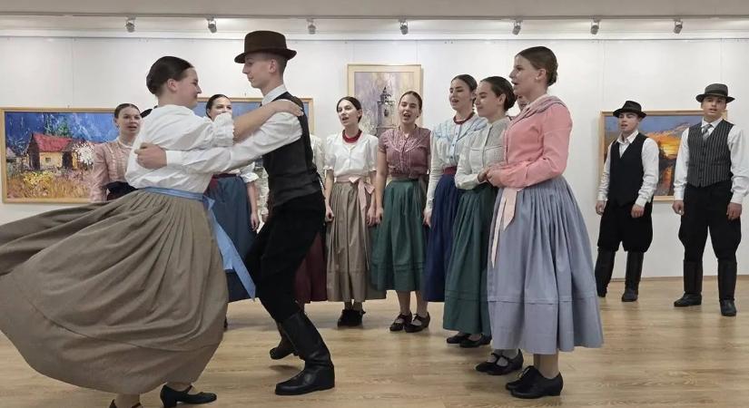 A Rezeda Folkműhely koncertje a Beregszászi Magyar Konzulátuson - Hagyományőrzés, hitelesség, elkötelezettség