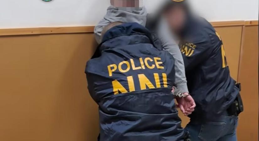 „Lefejezek embereket, és fejbe lövök mindenkit!” – 30 embert akart megölni a szlovéniai iskolai késelőt felbujtó 15 éves magyar fiú