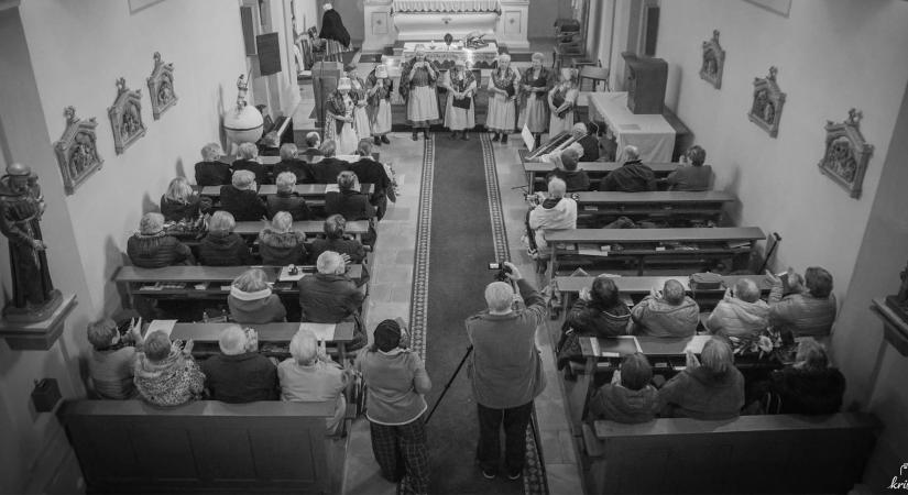 Szlovák dallamok töltötték meg a piliscsévi templomot