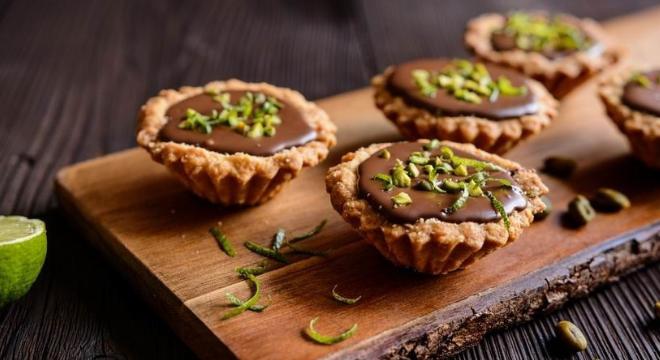 Omlós pitekosárkák párizsi krémmel – egyszerűen, nagyon csokisan