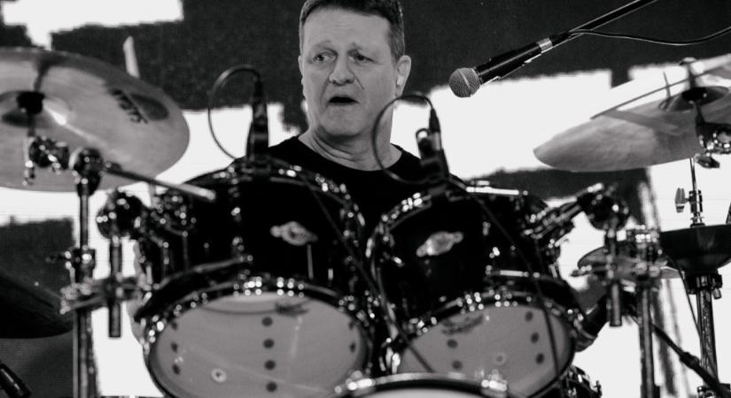 Négy zenekar, egy dobos a Gödörben: Bartha János 55