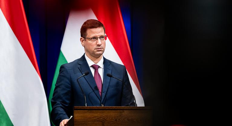 Célegyenesben a kampány, bejelentésekre készülhet a kormány - Gulyás Gergely és Vitályos Eszter tájékoztatója