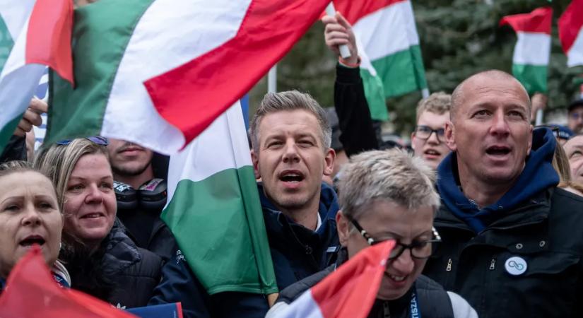 Tovább menetel a Tisza – élőben Róna Dániellel