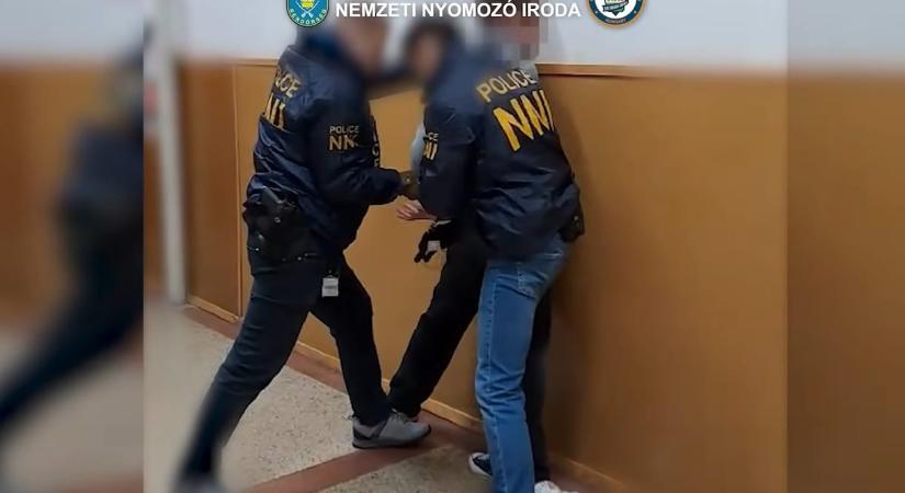 Iskolai mészárlásra készülhetett egy 15 éves budapesti fiú, videón az elfogása